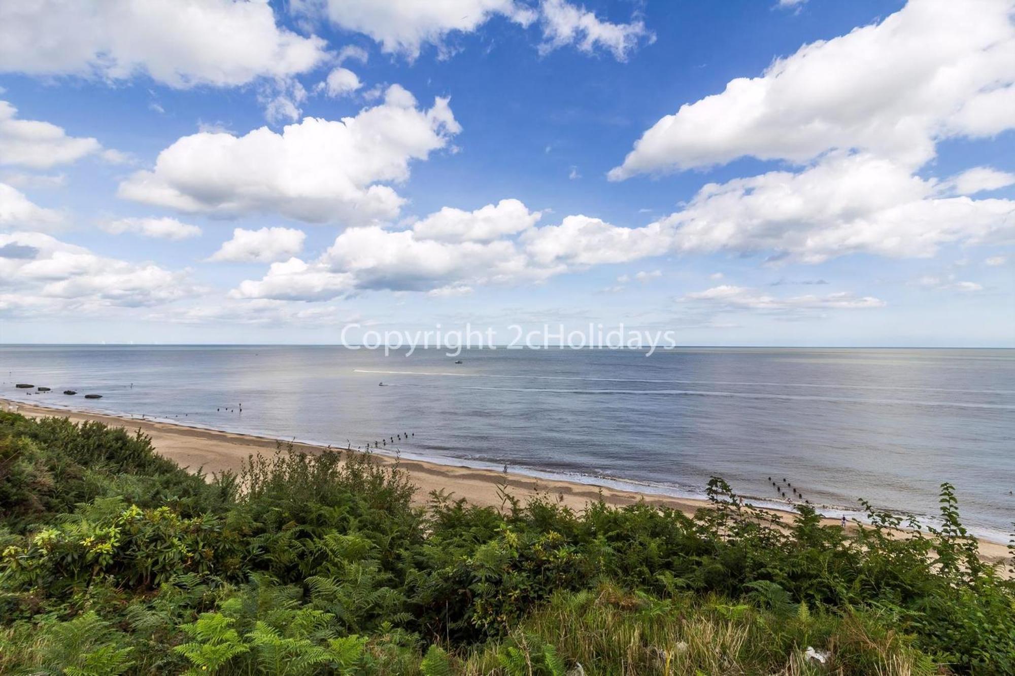 Beautiful Caravan For Hire With A Partial Sea View In Suffolk Ref 32042Az Lowestoft Buitenkant foto