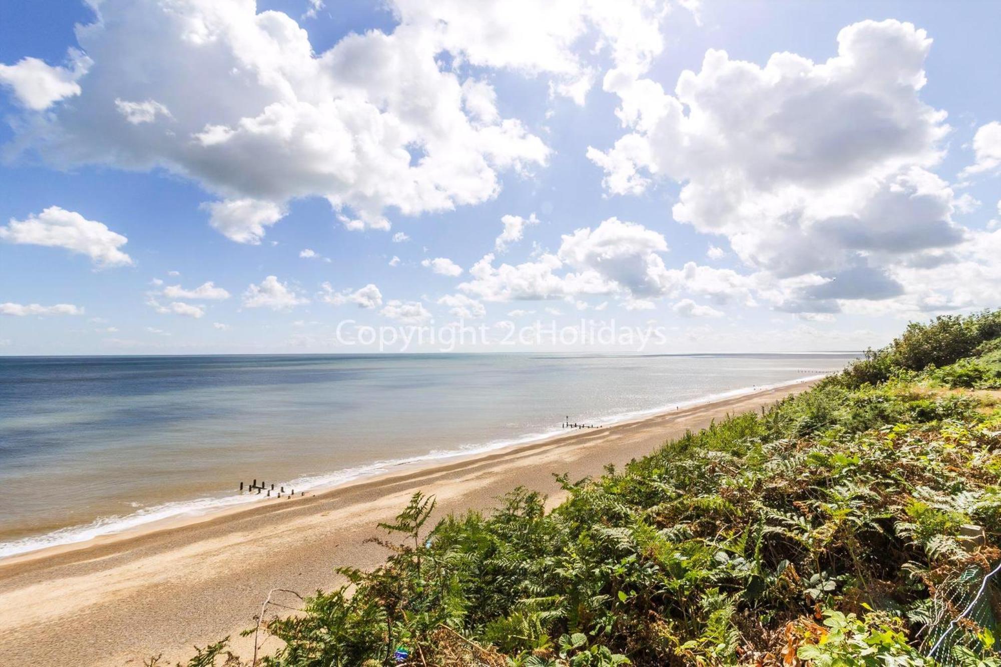Beautiful Caravan For Hire With A Partial Sea View In Suffolk Ref 32042Az Lowestoft Buitenkant foto