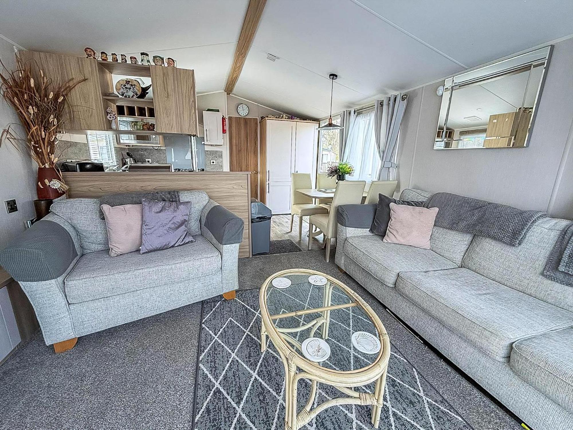Beautiful Caravan For Hire With A Partial Sea View In Suffolk Ref 32042Az Lowestoft Buitenkant foto
